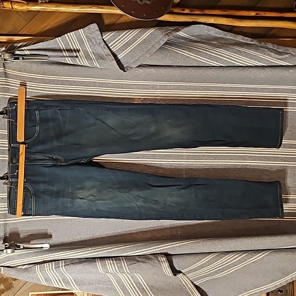Levis 502 - 36x38 - like new